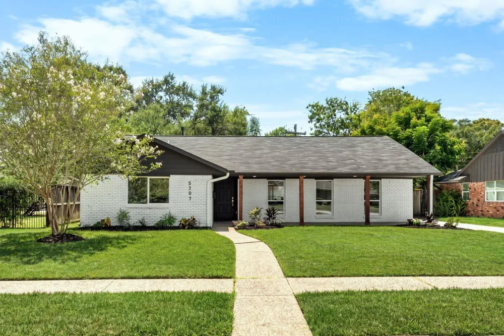 5207 Hummingbird Street Houston, TX 77035