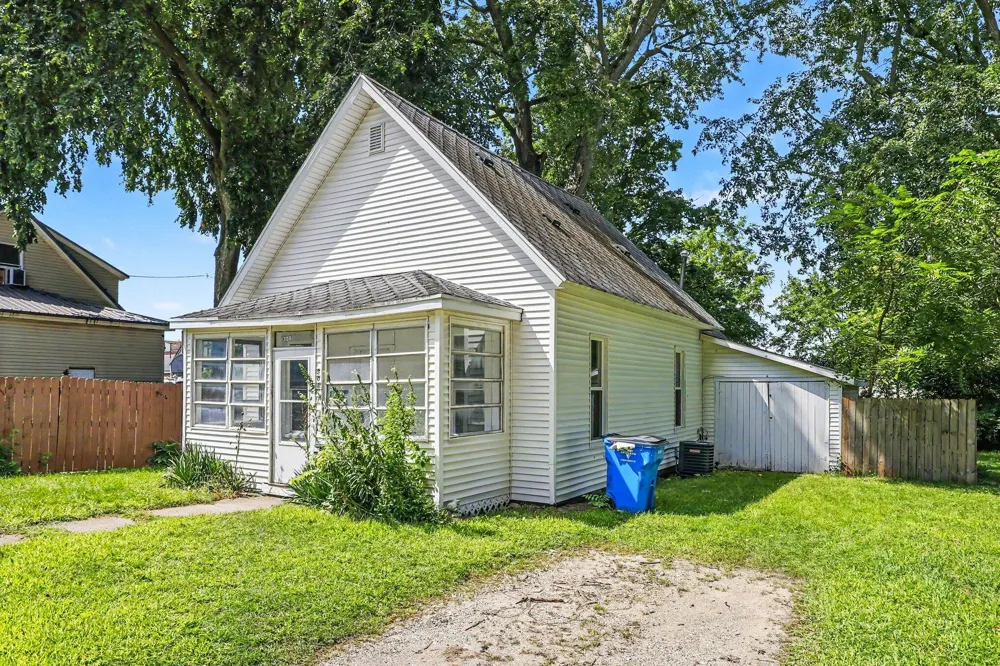 308 6th Street Niles, MI 49120