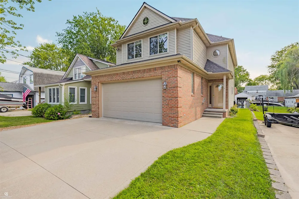 37909 Sunnybrook Street Harrison Charter Township, MI 48045