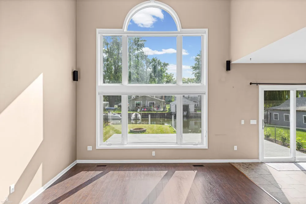 37909 Sunnybrook Street Harrison Charter Township, MI 48045