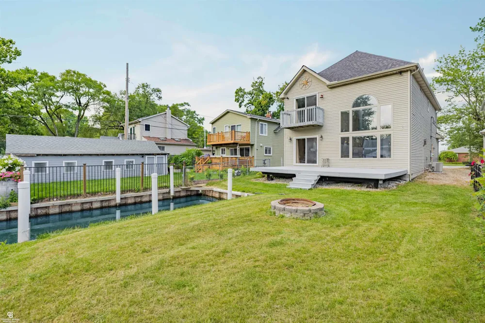 37909 Sunnybrook Street Harrison Charter Township, MI 48045