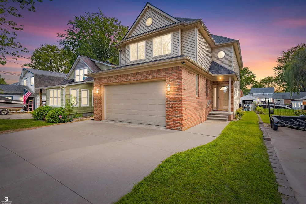 37909 Sunnybrook Street Harrison Charter Township, MI 48045