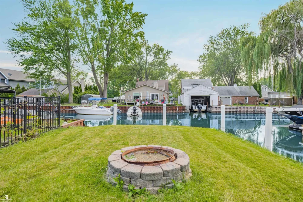 37909 Sunnybrook Street Harrison Charter Township, MI 48045