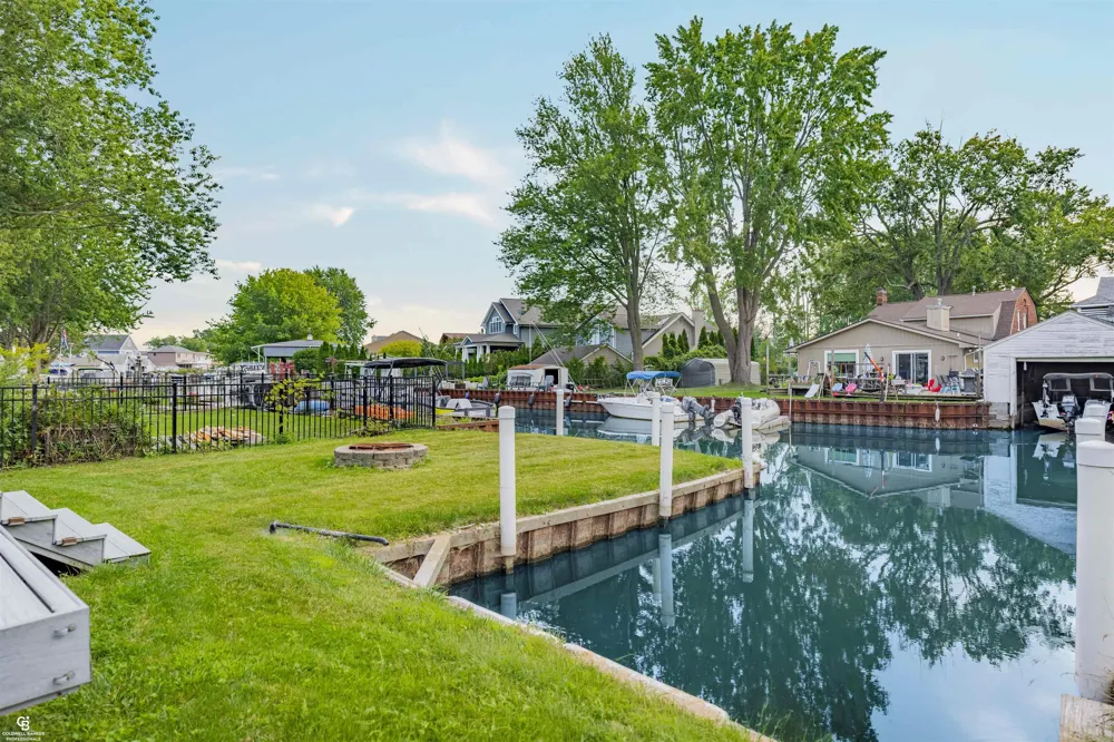 37909 Sunnybrook Street Harrison Charter Township, MI 48045