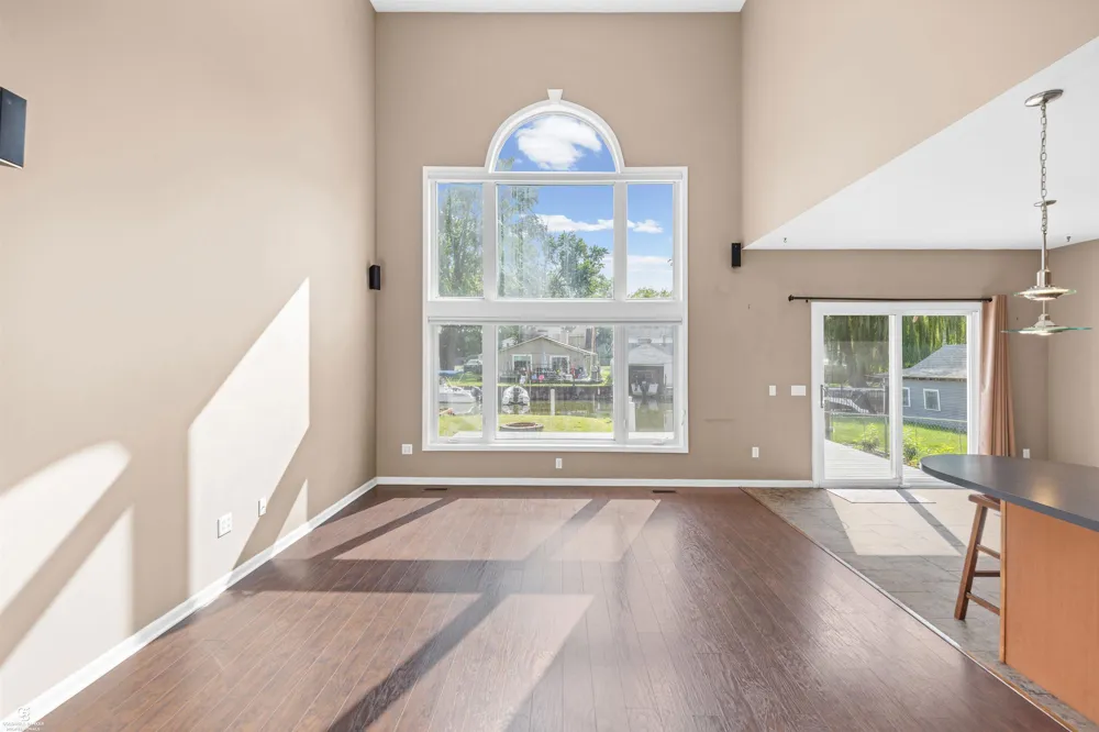 37909 Sunnybrook Street Harrison Charter Township, MI 48045