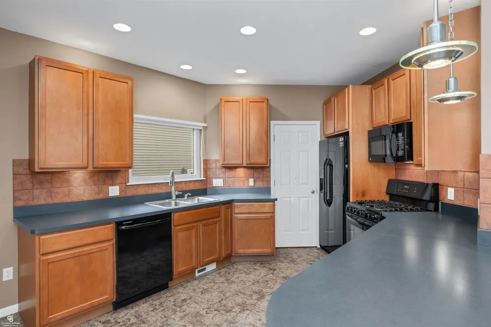 37909 Sunnybrook Street Harrison Charter Township, MI 48045