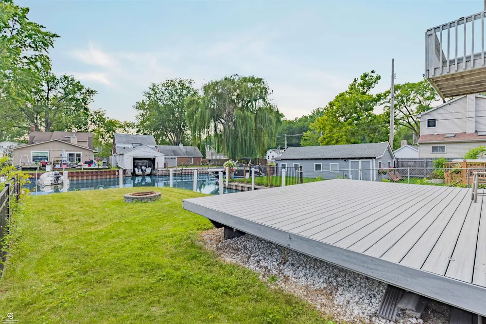 37909 Sunnybrook Street Harrison Charter Township, MI 48045