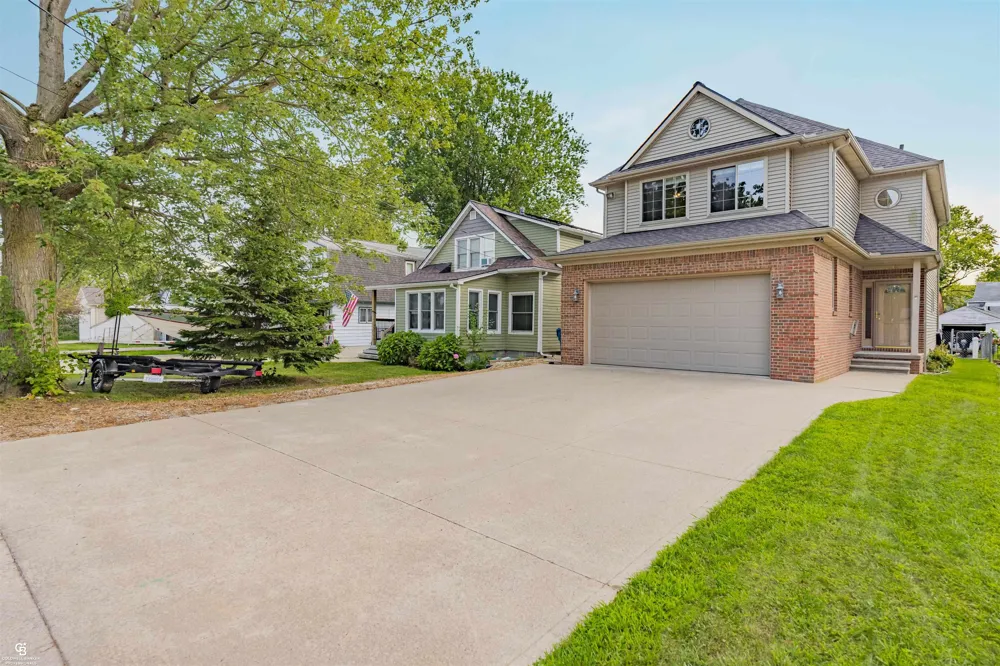 37909 Sunnybrook Street Harrison Charter Township, MI 48045