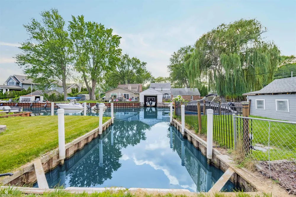 37909 Sunnybrook Street Harrison Charter Township, MI 48045