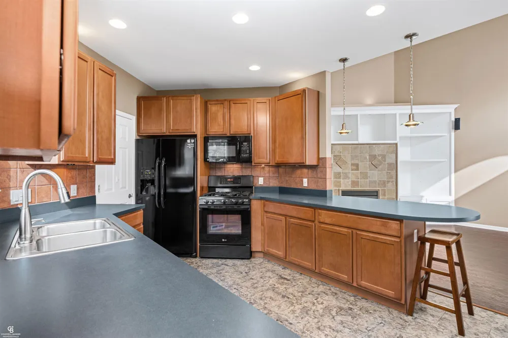 37909 Sunnybrook Street Harrison Charter Township, MI 48045