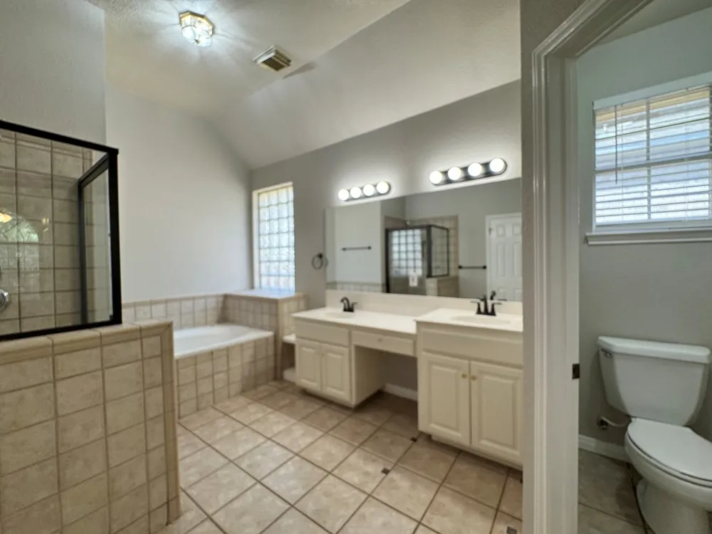 5844 Back Bay Lane Austin, TX 78739