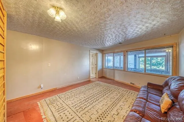 741 Wolfe Road Hartsel, CO 80449