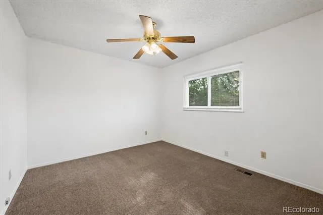 5832 S Netherland Circle Aurora, CO 80015