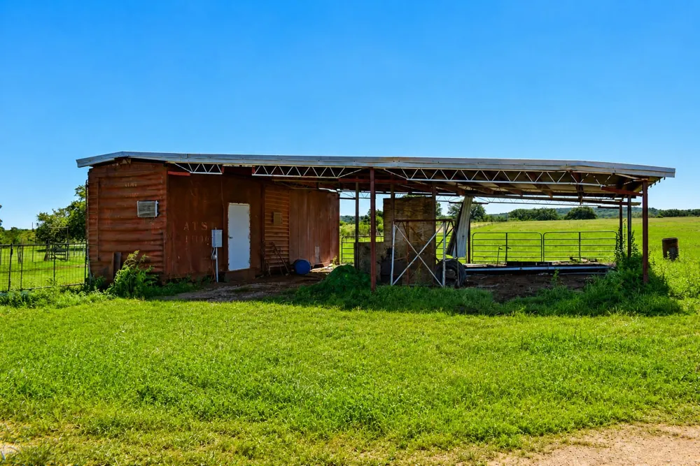 8228 US HWY 377 Rochelle, TX 76872