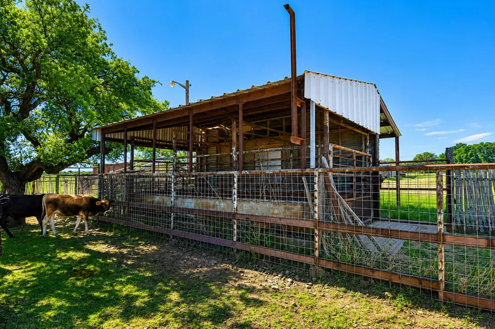 8228 US HWY 377 Rochelle, TX 76872