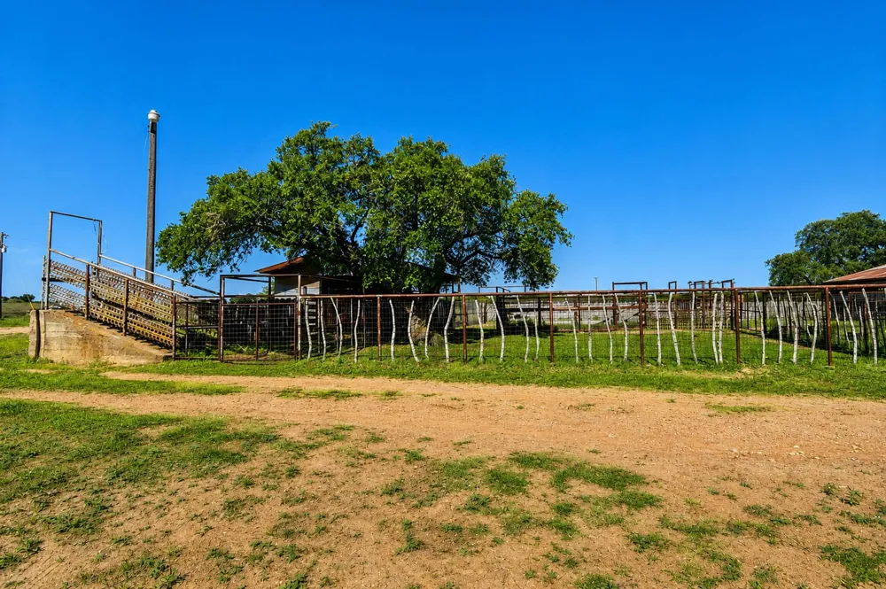 8228 US HWY 377 Rochelle, TX 76872