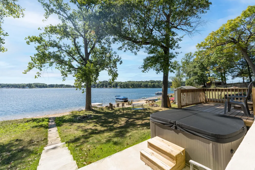 10790 Stoney Point Drive Delton, MI 49046