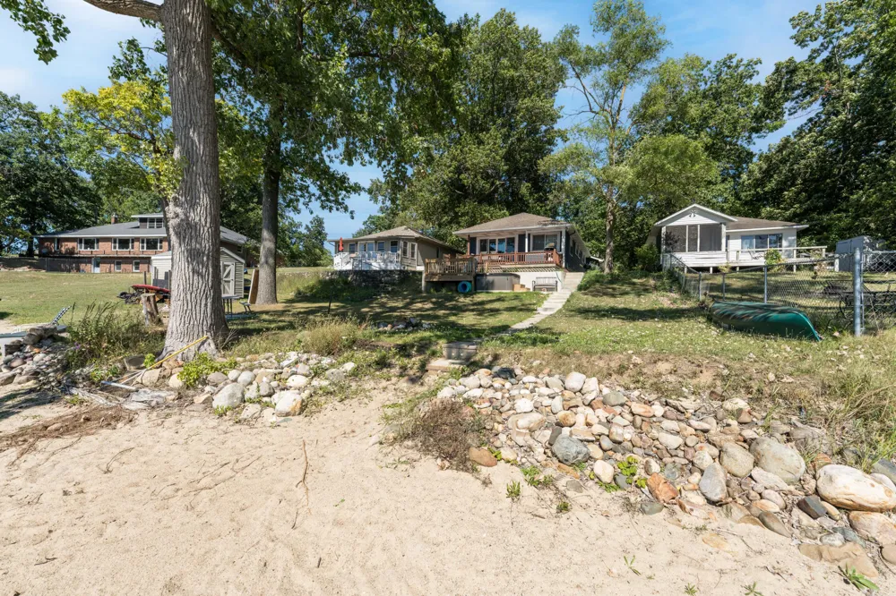 10790 Stoney Point Drive Delton, MI 49046