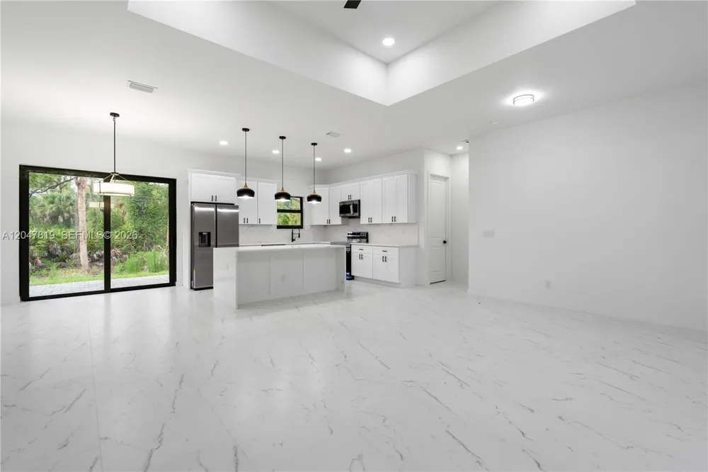 12086 Chamberlain Blvd Port Charlotte, FL 33953
