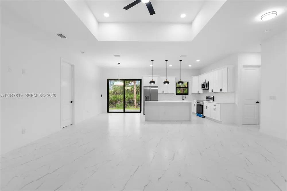 12086 Chamberlain Blvd Port Charlotte, FL 33953
