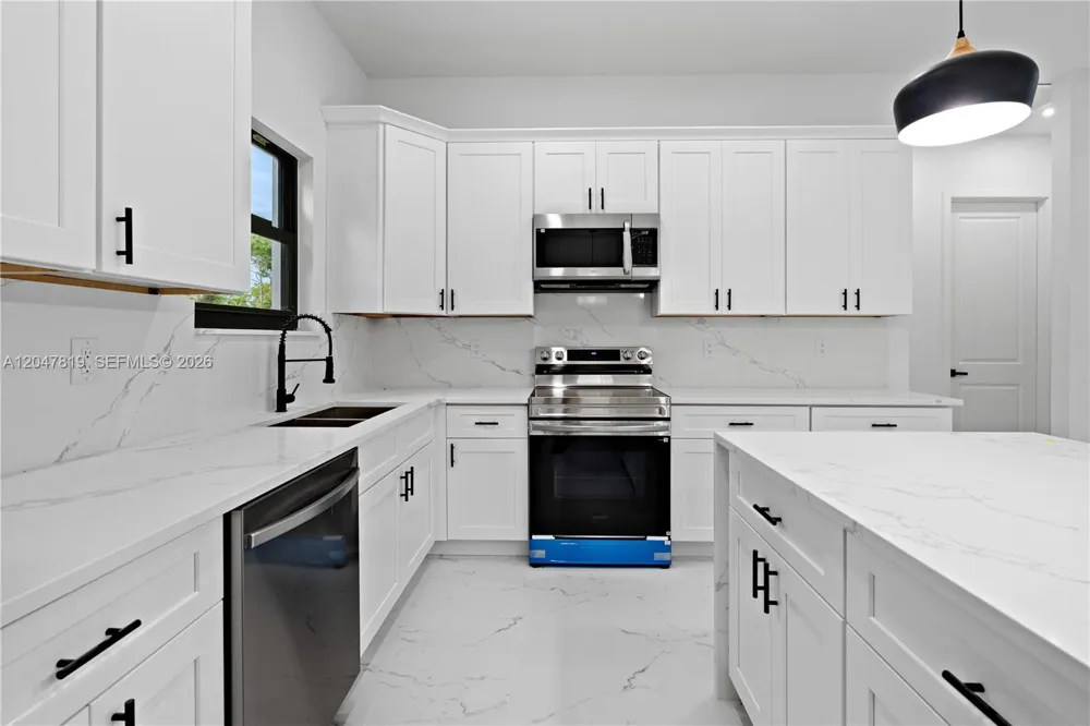 12086 Chamberlain Blvd Port Charlotte, FL 33953