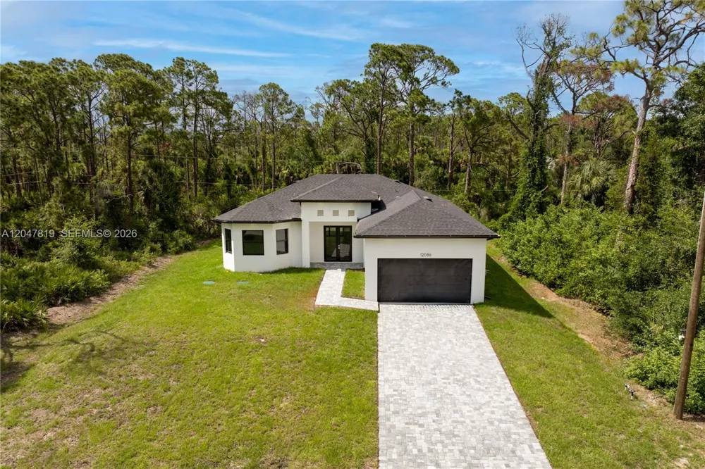 12086 Chamberlain Blvd Port Charlotte, FL 33953