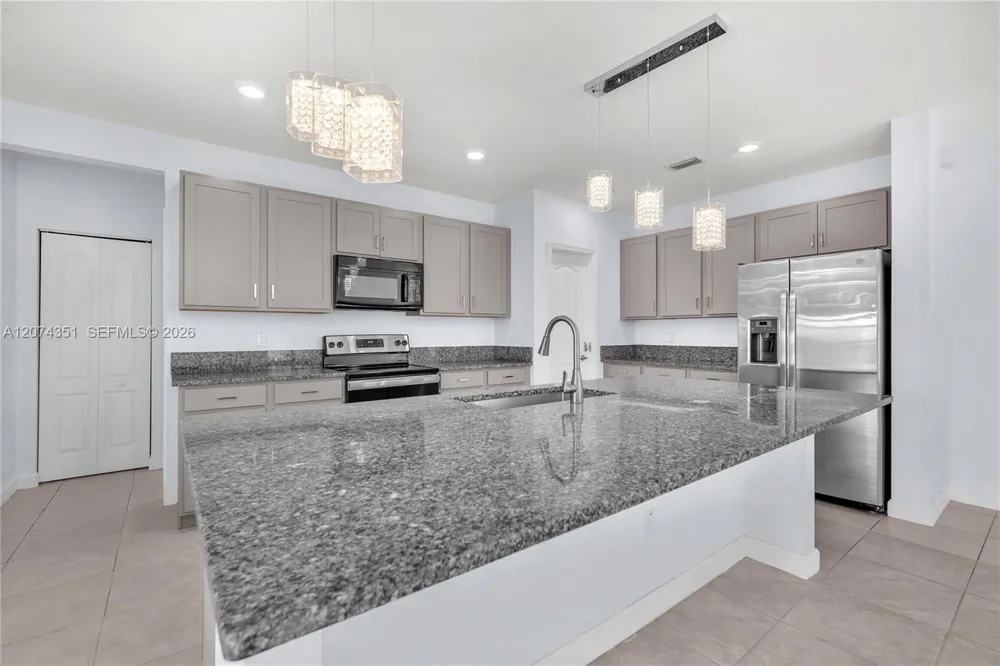 831 Bent Creek Dr Fort Pierce, FL 34947