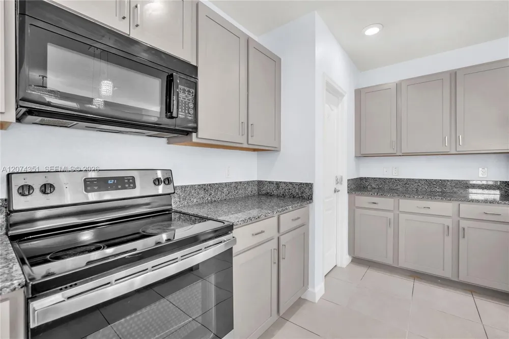 831 Bent Creek Dr Fort Pierce, FL 34947