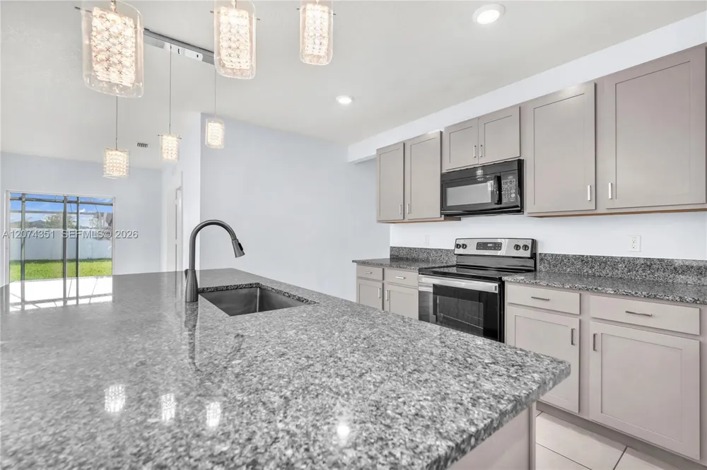 831 Bent Creek Dr Fort Pierce, FL 34947