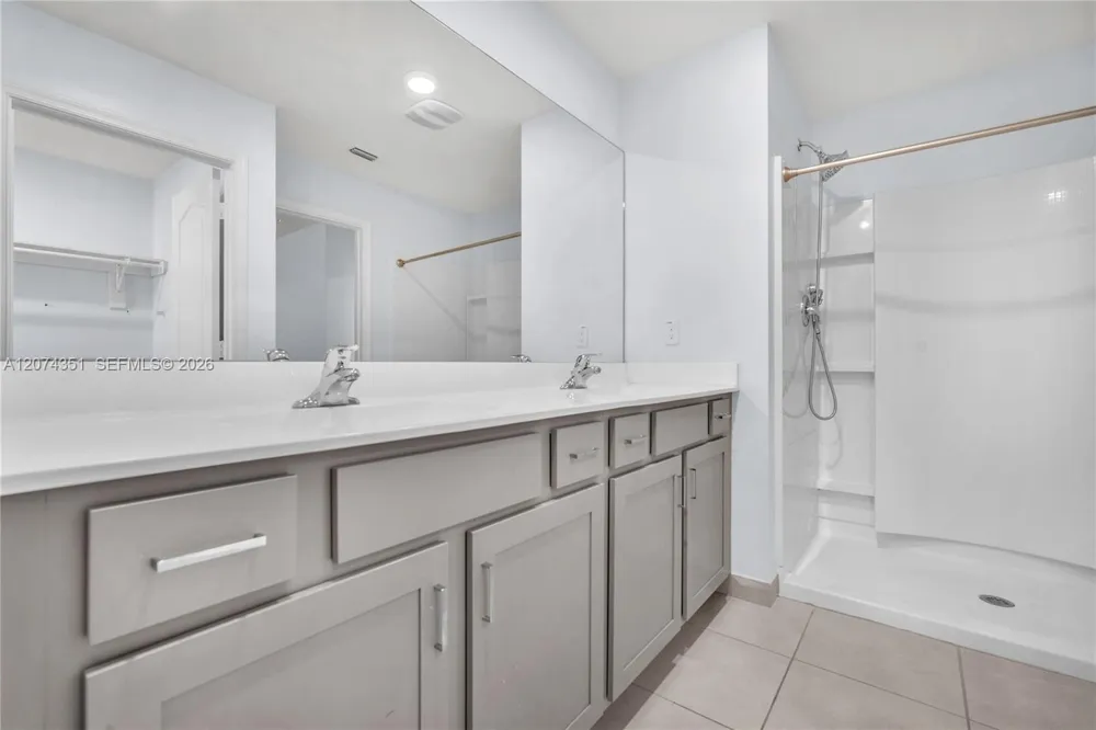 831 Bent Creek Dr Fort Pierce, FL 34947