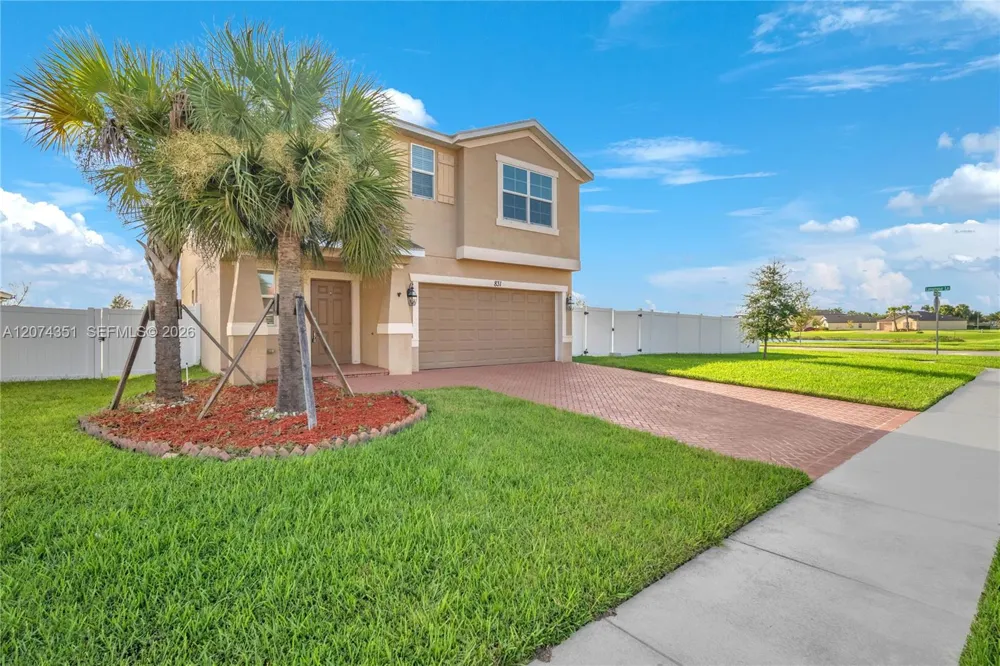 831 Bent Creek Dr Fort Pierce, FL 34947