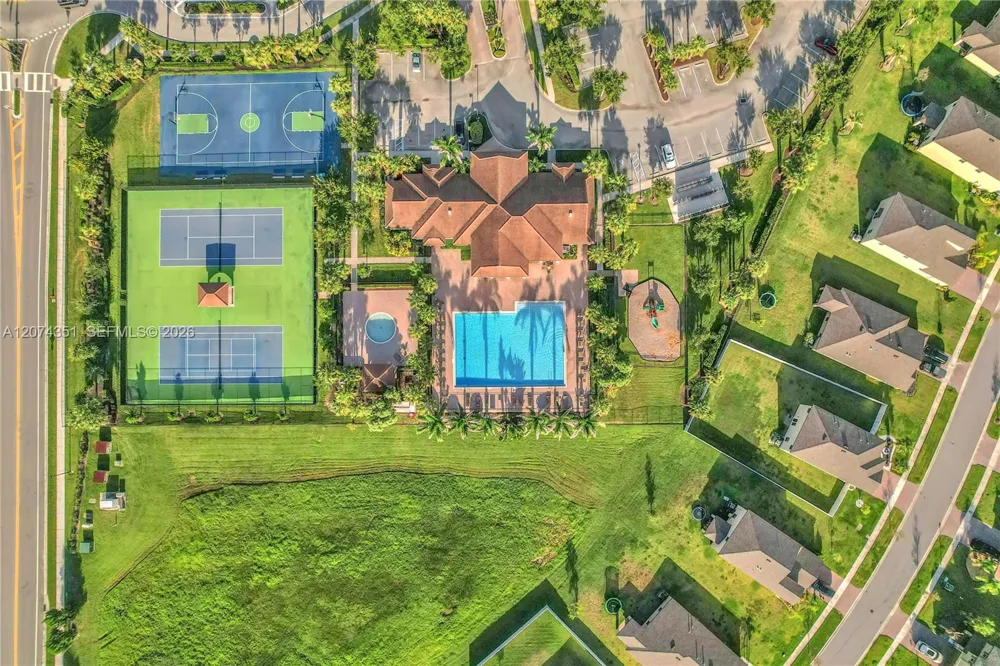 831 Bent Creek Dr Fort Pierce, FL 34947
