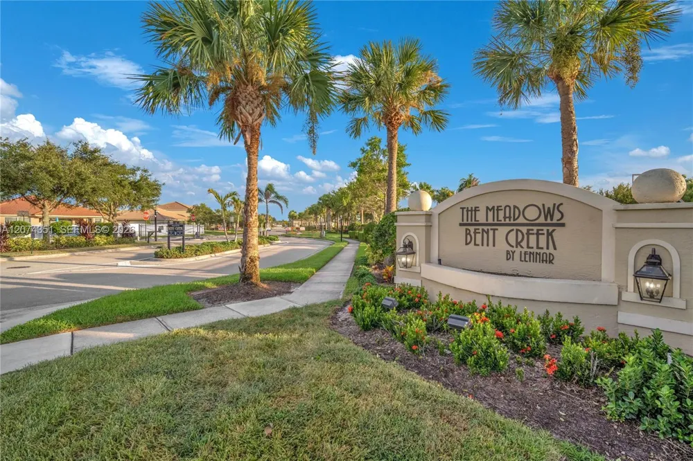 831 Bent Creek Dr Fort Pierce, FL 34947
