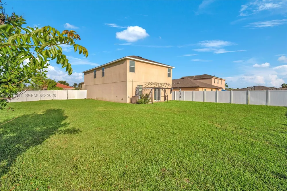 831 Bent Creek Dr Fort Pierce, FL 34947