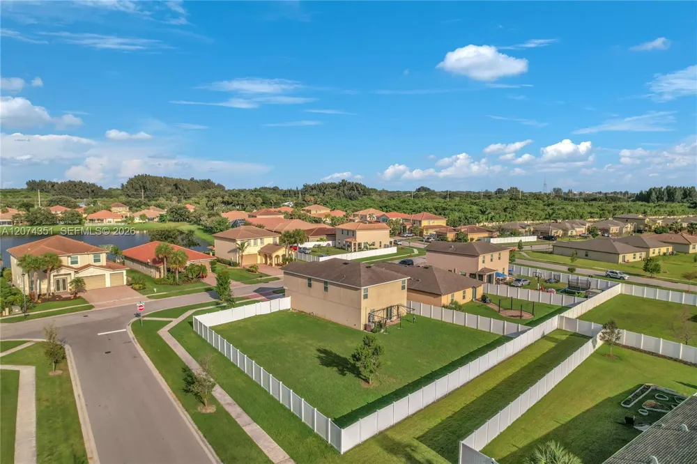 831 Bent Creek Dr Fort Pierce, FL 34947