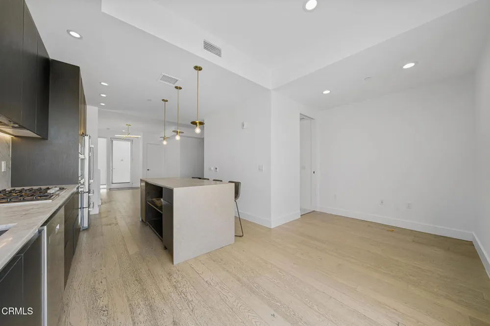 1345 Havenhurst Drive #16 Los Angeles, CA 90046