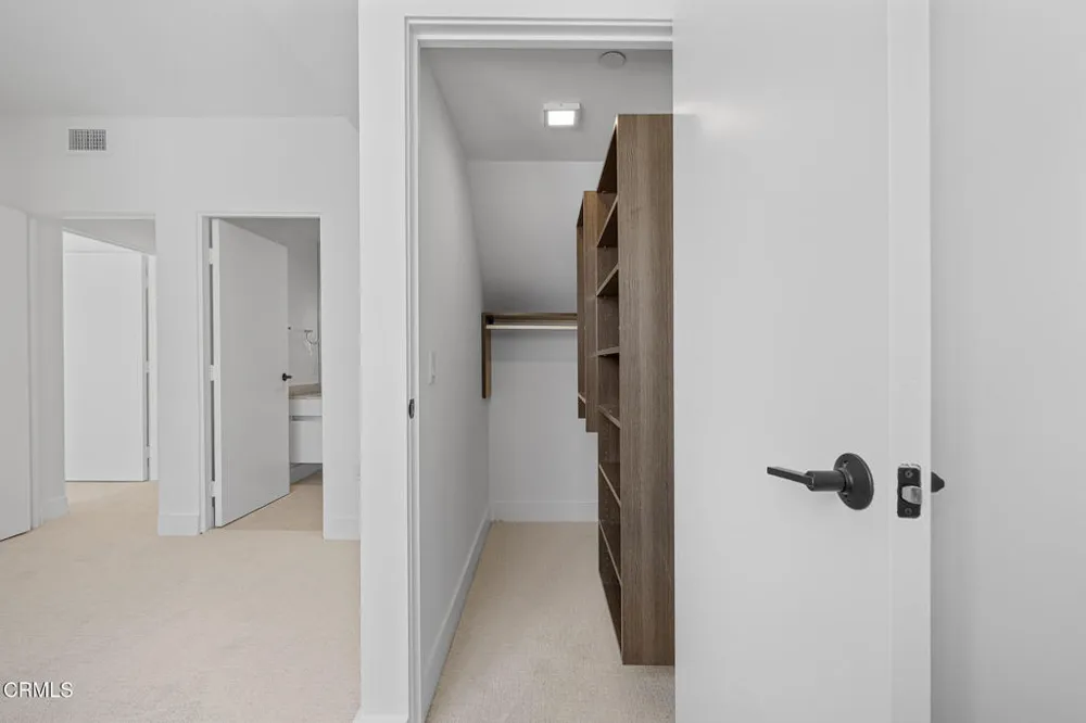 1345 Havenhurst Drive #16 Los Angeles, CA 90046