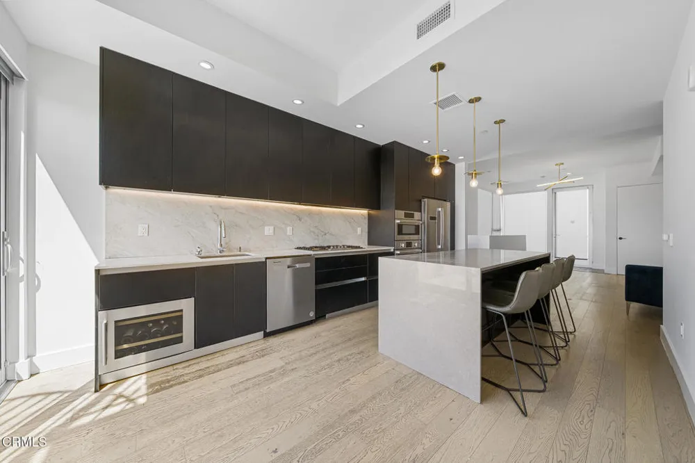 1345 Havenhurst Drive #16 Los Angeles, CA 90046