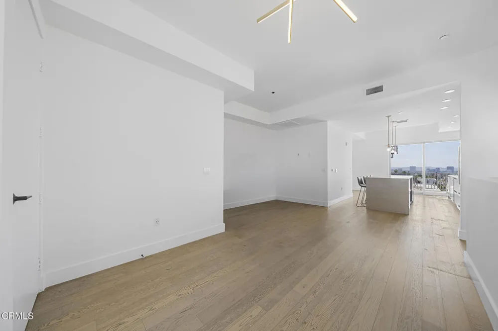 1345 Havenhurst Drive #16 Los Angeles, CA 90046