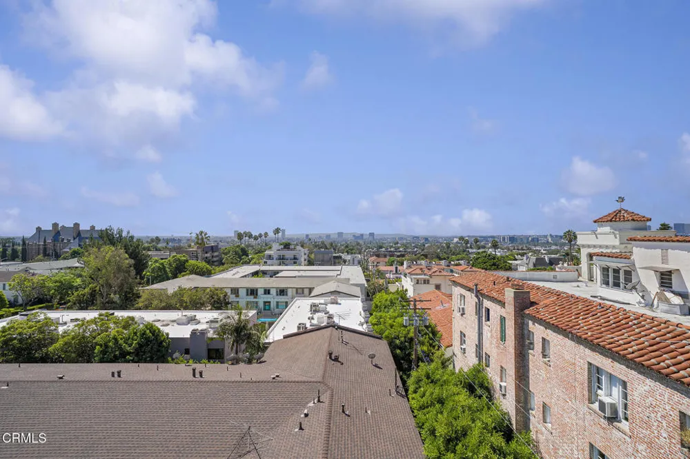 1345 Havenhurst Drive #16 Los Angeles, CA 90046