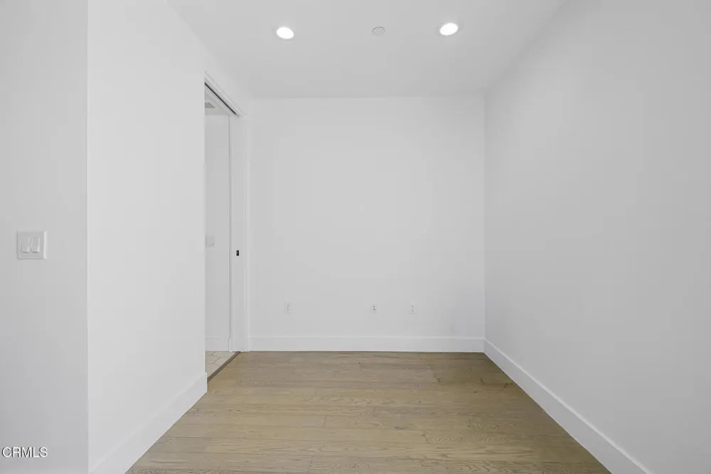 1345 Havenhurst Drive #16 Los Angeles, CA 90046