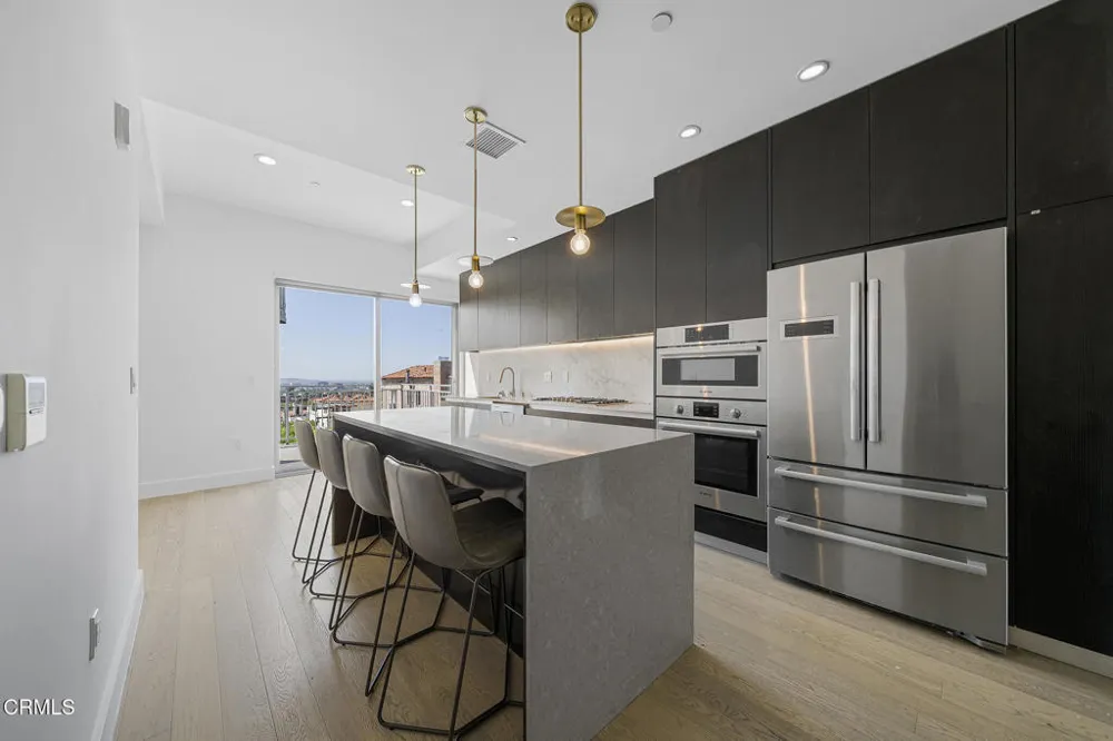 1345 Havenhurst Drive #16 Los Angeles, CA 90046