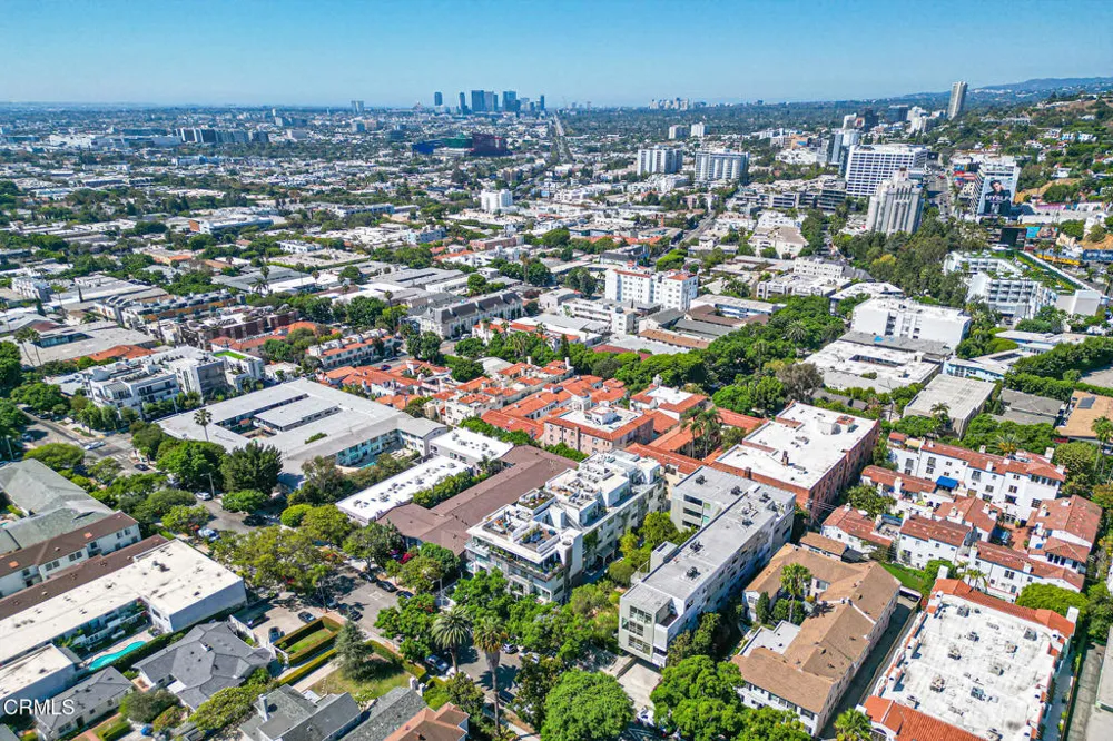 1345 Havenhurst Drive #16 Los Angeles, CA 90046