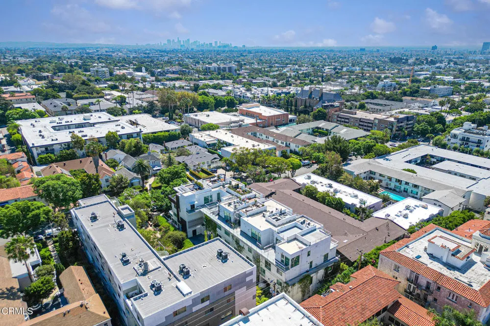 1345 Havenhurst Drive #16 Los Angeles, CA 90046