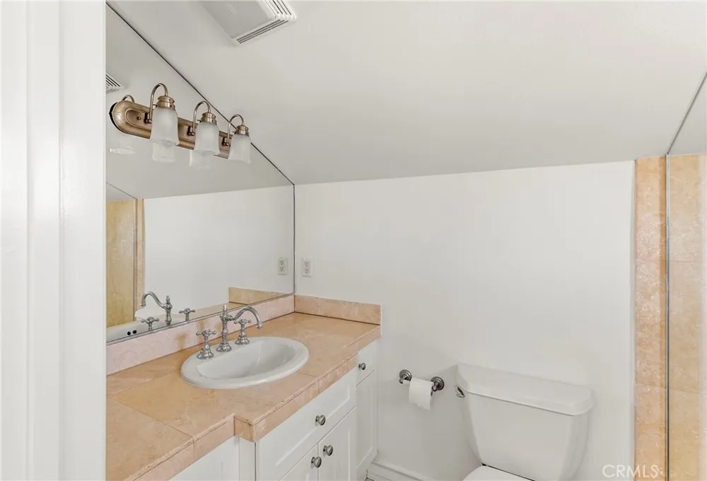 703 Poinsettia Avenue Corona del Mar, CA 92625