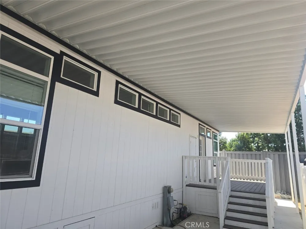 21500 Lassen #450 Chatsworth, CA 91311