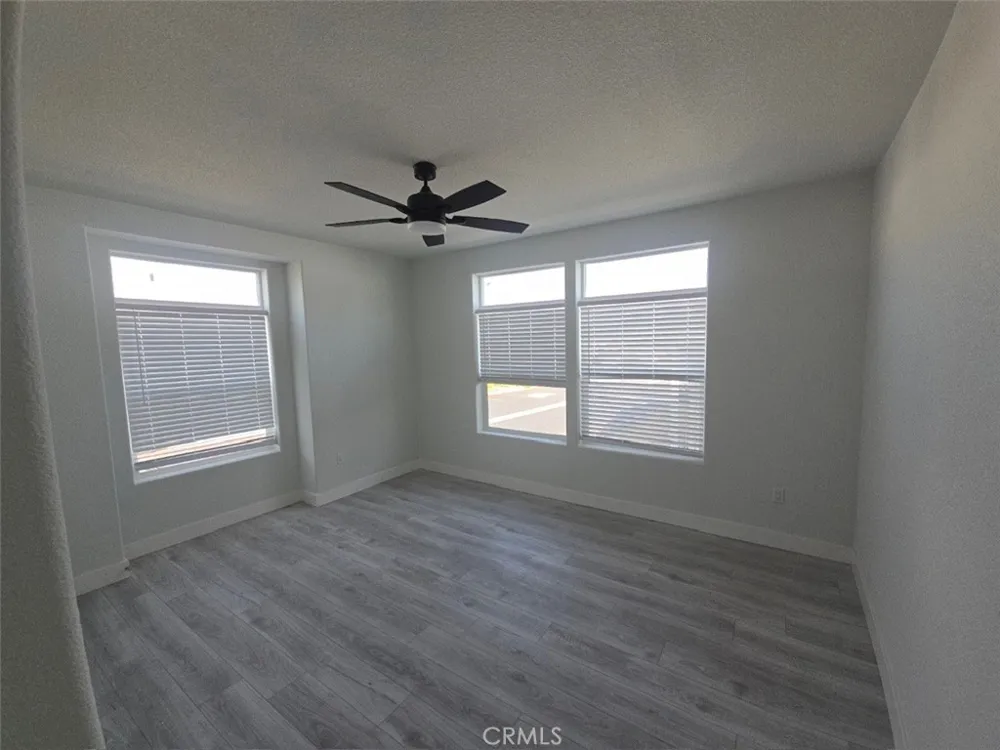 21500 Lassen #450 Chatsworth, CA 91311