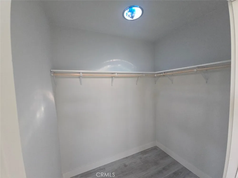 21500 Lassen #450 Chatsworth, CA 91311
