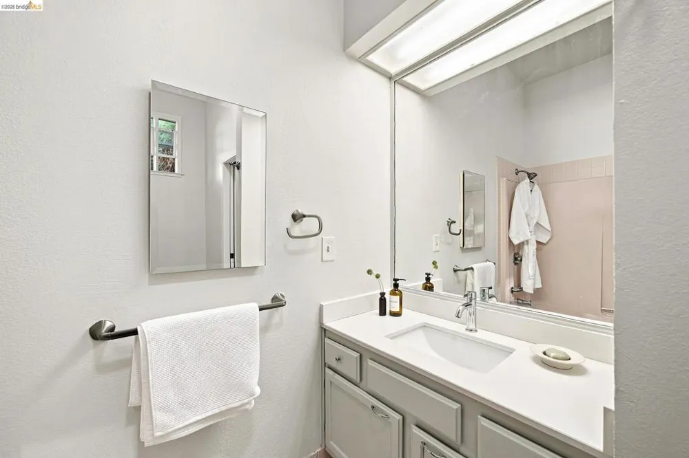 201 Beverly Ave San Leandro, CA 94577