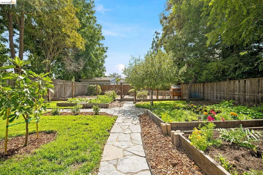 201 Beverly Ave San Leandro, CA 94577